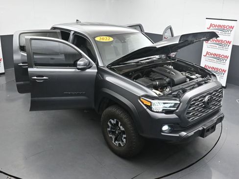 Used 2022 Toyota Tacoma TRD Off-Road AWD/4WD image 39