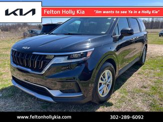 Used 2024 Kia Carnival LX video 1