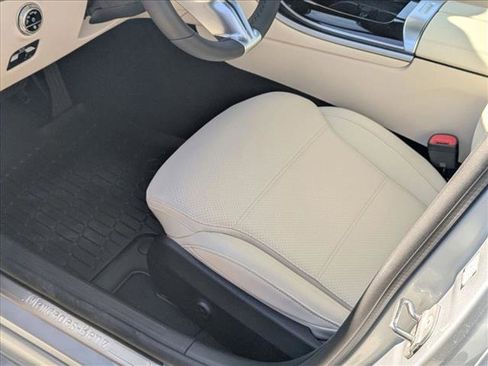 New 2025 Mercedes-Benz C 300 4MATIC Sedan image 4