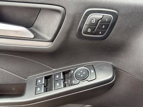 Used 2025 Ford Escape Platinum image 38