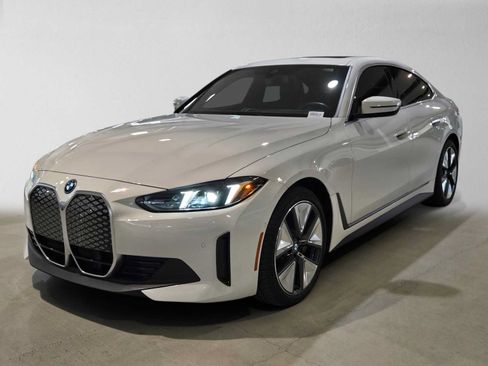 Used 2025 BMW i4 xDrive40i w/ M Sport Package AWD/4WD image 7