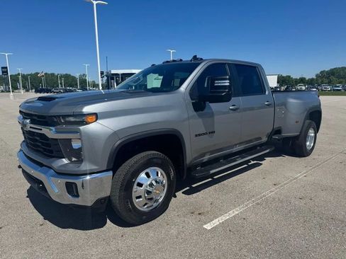 Used 2026 Chevrolet Silverado 3500 LT w/ All Star Edition AWD/4WD image 3