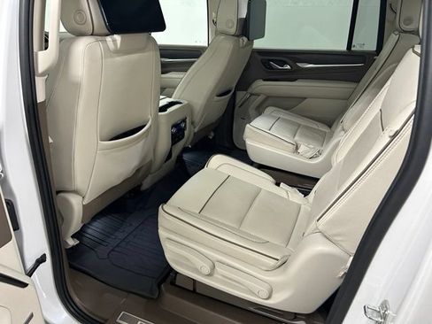 Used 2024 GMC Yukon XL Denali w/ Denali Reserve Package AWD/4WD image 15