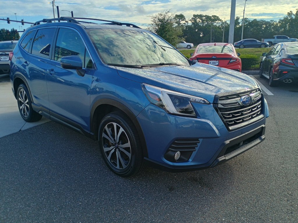 Certified 2023 Subaru Forester Limited AWD/4WD image 3