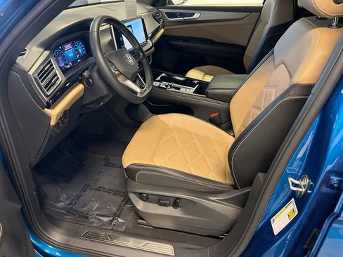 Used 2024 Volkswagen Atlas Cross Sport SE image 7