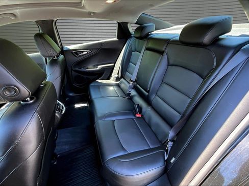 Used 2021 Chevrolet Malibu LT w/ Leather Package FWD image 14
