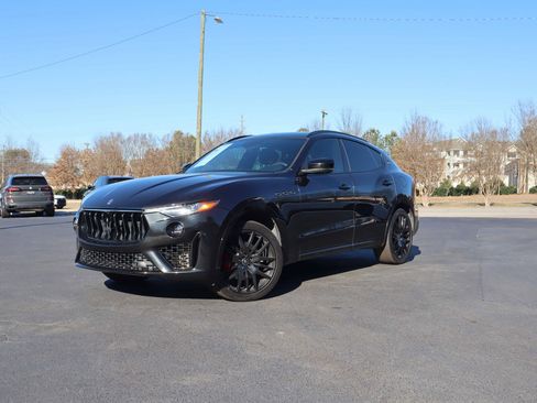 Used 2021 Maserati Levante image 6