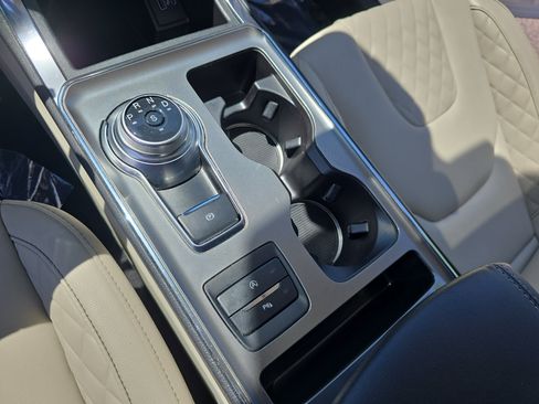 Used 2023 Ford Edge Titanium w/ Class II Trailer Tow Package AWD/4WD image 24