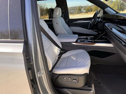 Certified 2026 Cadillac Escalade Platinum Sport w/ LPO, ONYX Package image 29