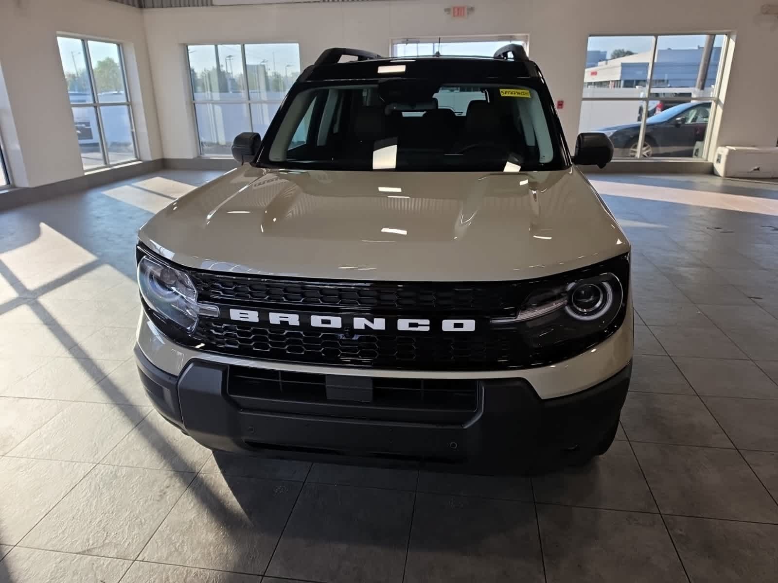 Used 2025 Ford Bronco Sport Outer Banks w/ Outer Banks Tech Package+ AWD/4WD image 2