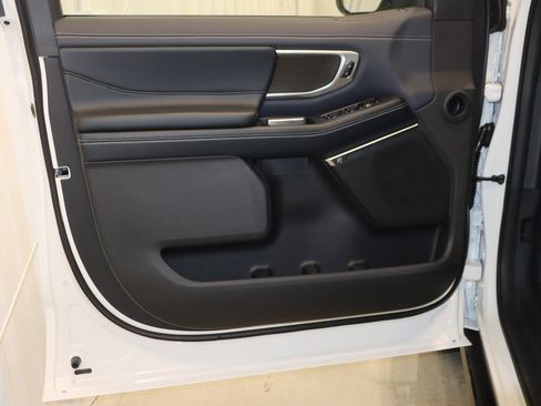 New 2025 Ford Expedition Max Platinum w/ Stealth Performance Package image 9