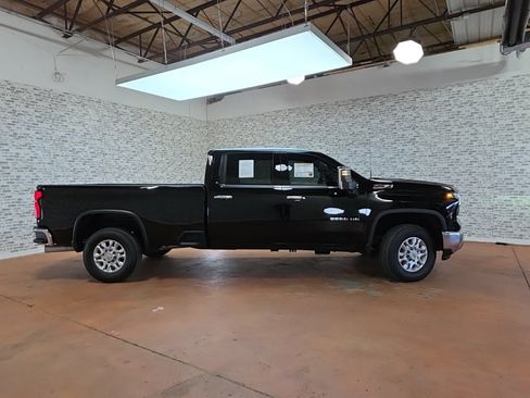 Used 2024 Chevrolet Silverado 3500 LTZ w/ LTZ Convenience Package image 10