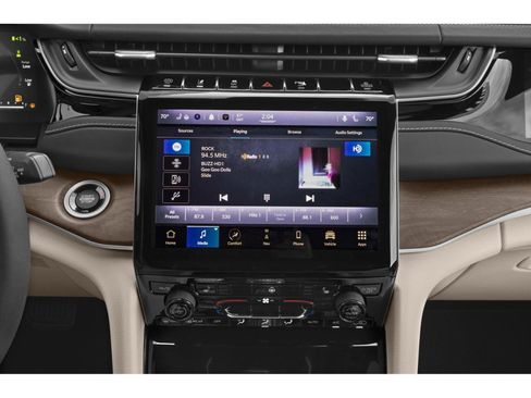 Used 2023 Jeep Grand Cherokee Trailhawk w/ Luxury Tech Group III image 5