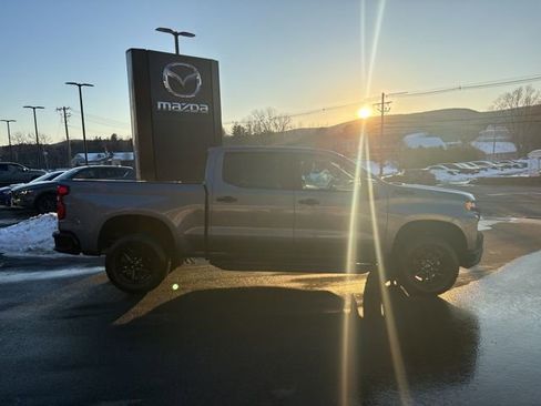 Used 2020 Chevrolet Silverado 1500 LT Trail Boss image 9