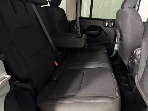 Used 2023 Jeep Wrangler Unlimited image 28