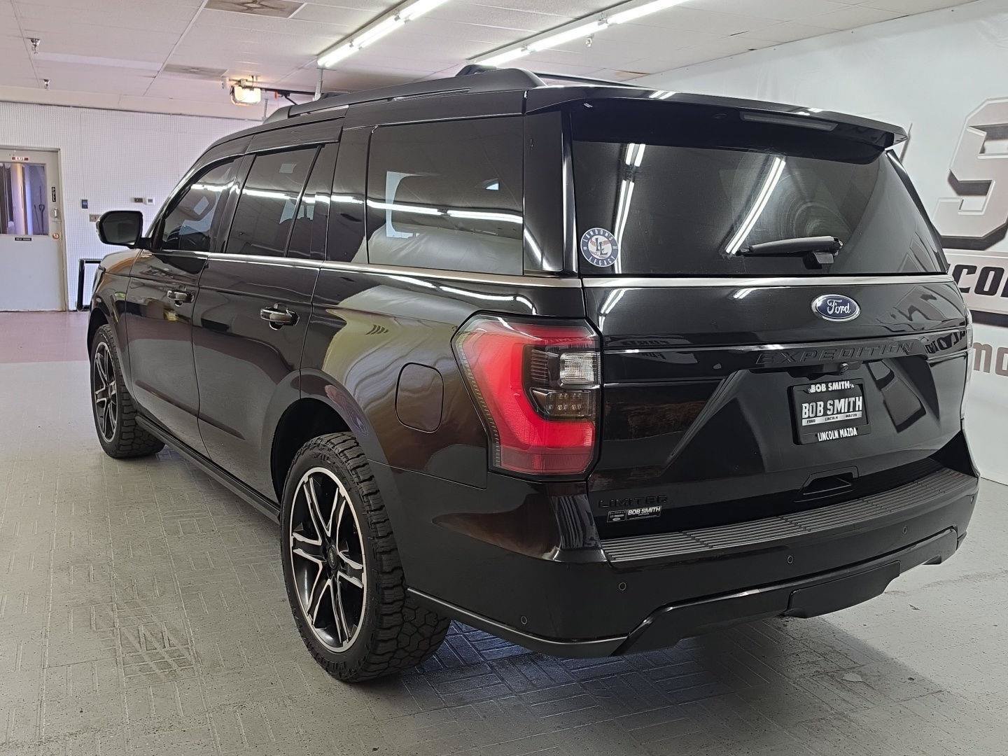 Used 2020 Ford Expedition Limited w/ Equipment Group 303A AWD/4WD image 4