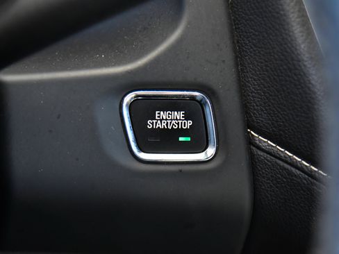Used 2023 GMC Acadia SLT FWD image 29