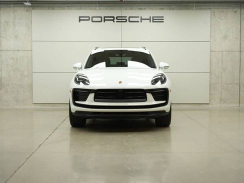 Certified 2026 Porsche Macan AWD/4WD image 10
