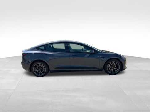 Used 2022 Tesla Model 3 Long Range AWD/4WD image 9
