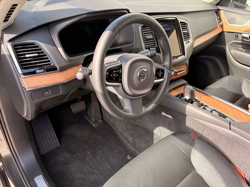 Certified 2023 Volvo XC90 B6 Plus w/ Protection Package Premier image 4