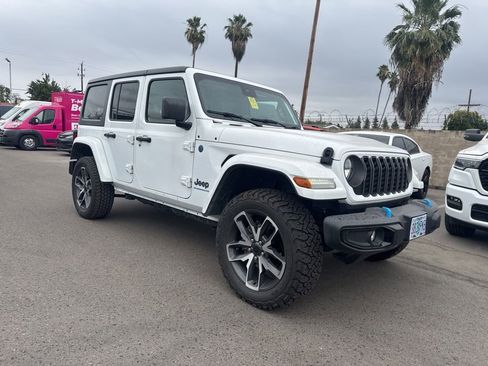 Used 2024 Jeep Wrangler Unlimited AWD/4WD image 1