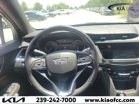 Used 2023 Cadillac XT6 Luxury w/ LPO, Premium Carpet Package FWD image 20
