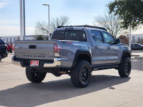 Used 2020 Toyota Tacoma TRD Off-Road image 3