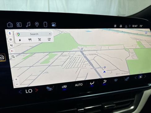 Certified 2025 Chevrolet Equinox EV LT FWD image 17