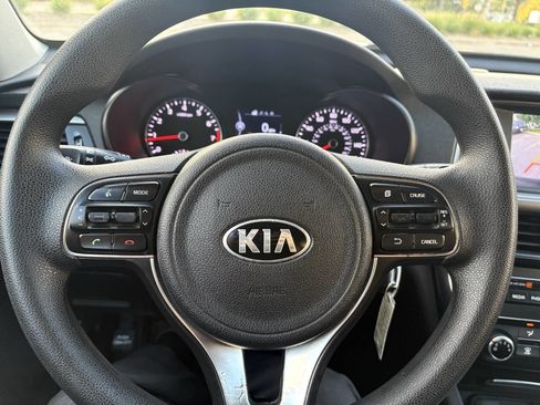 Used 2018 Kia Optima LX w/ 17" Alloy Wheels Package image 36