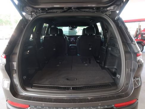 Used 2021 Jeep Grand Cherokee L Laredo AWD/4WD image 38