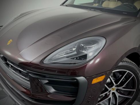 New 2025 Porsche Macan image 12