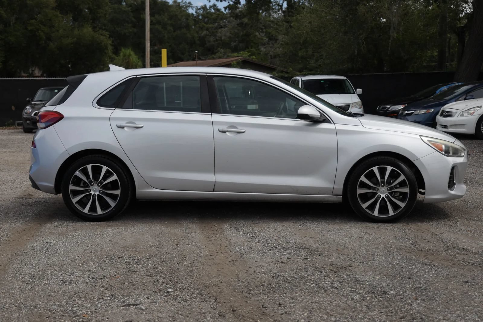 Used 2018 Hyundai Elantra GT FWD image 8