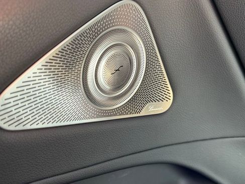 Used 2022 Mercedes-Benz S 580 4MATIC Sedan w/ AMG Line Package image 18