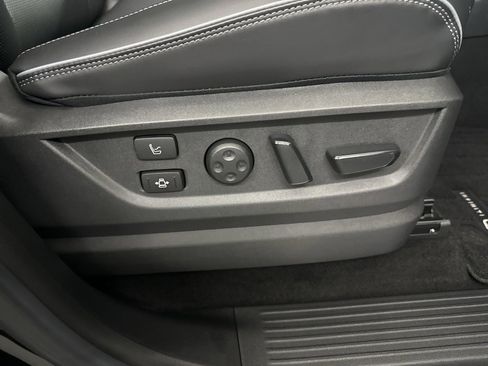 Certified 2025 INFINITI QX80 Sensory image 44