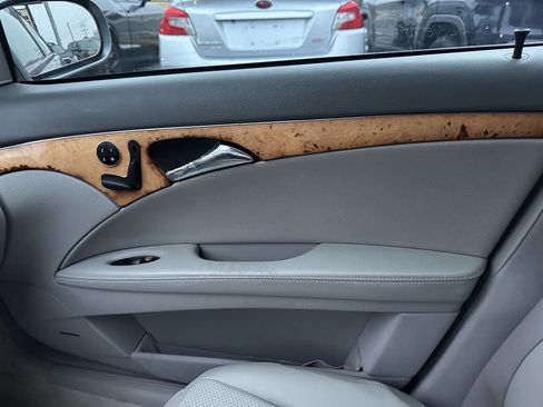 Used 2006 Mercedes-Benz E 350 Sedan image 11