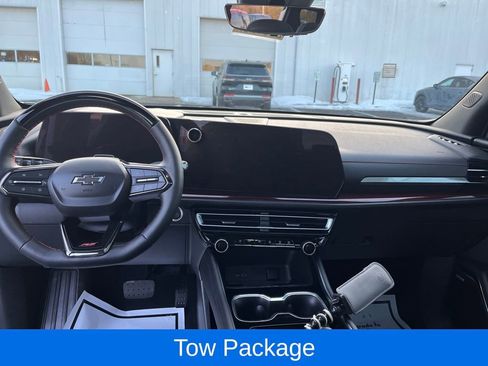 Used 2025 Chevrolet Traverse RS image 14