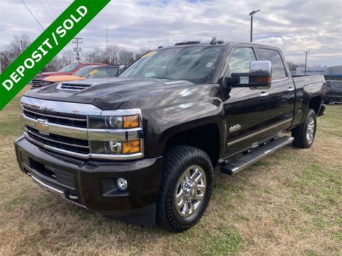 Used 2018 Chevrolet Silverado 3500 High Country w/ Duramax Plus Package image 8
