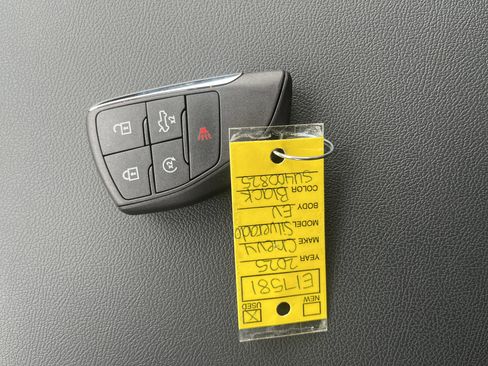 Used 2025 Chevrolet Silverado EV W/T image 33