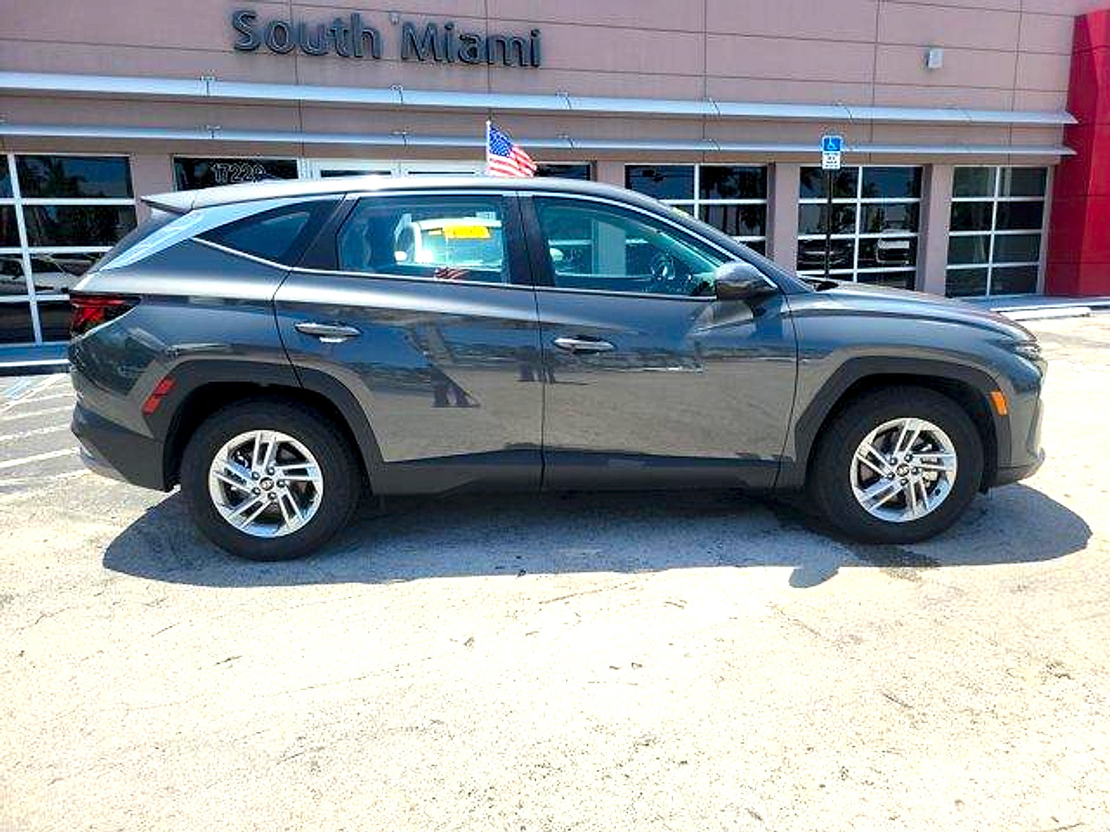 Used 2025 Hyundai Tucson SE FWD image 8