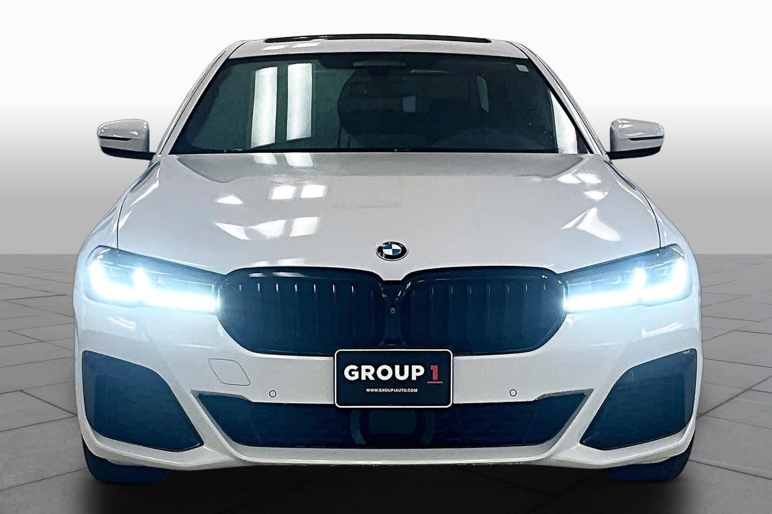 Used 2021 BMW 530e w/ M Sport Package RWD image 3