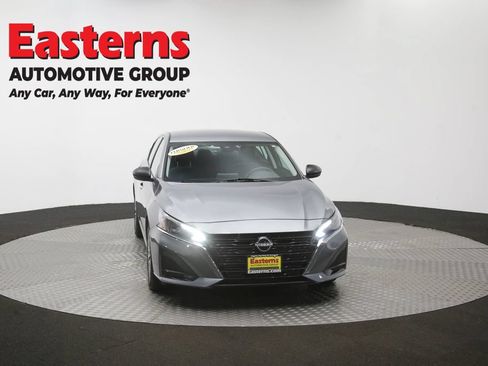 Used 2025 Nissan Altima 2.5 SV FWD image 51