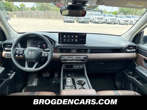 New 2026 Honda Pilot Touring image 9