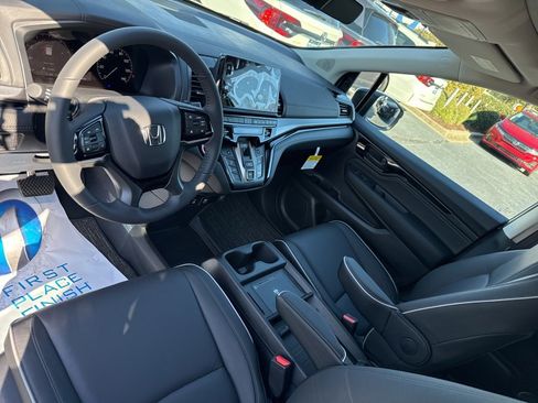 New 2026 Honda Odyssey Touring image 23