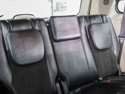 Used 2019 Dodge Grand Caravan SXT image 29