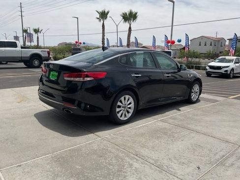 Used 2018 Kia Optima LX w/ 17" Alloy Wheels Package FWD image 7