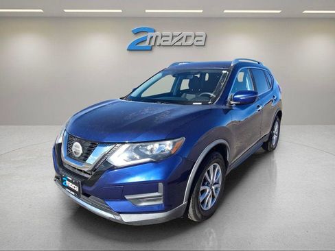 Used 2019 Nissan Rogue SV image 1