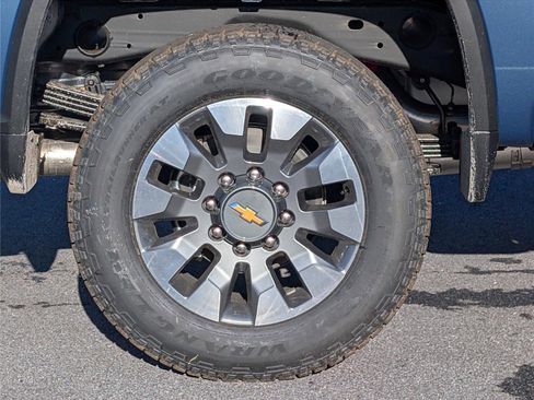 New 2026 Chevrolet Silverado 2500 Custom w/ Custom Value Package AWD/4WD image 8