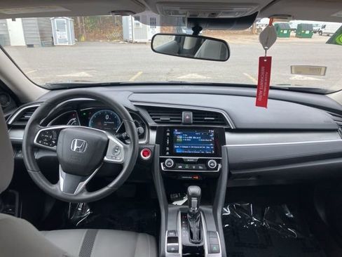 Used 2018 Honda Civic EX image 3