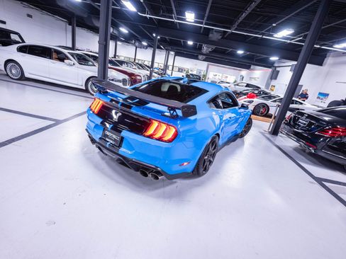 Used 2022 Ford Mustang Shelby GT500 w/ Carbon Fiber Track Pack RWD image 68