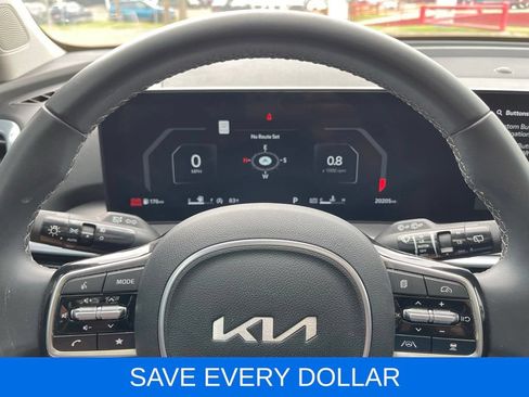 Used 2025 Kia Sorento SX FWD image 9